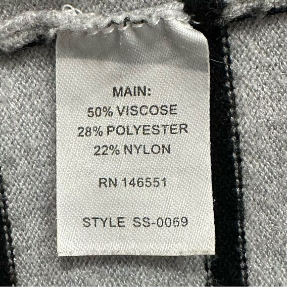 Summer & Sage “Bonjour” Gray Black Striped Ribbed Knit  Sweater Vest, Sz Medium - Picture 10 of 12